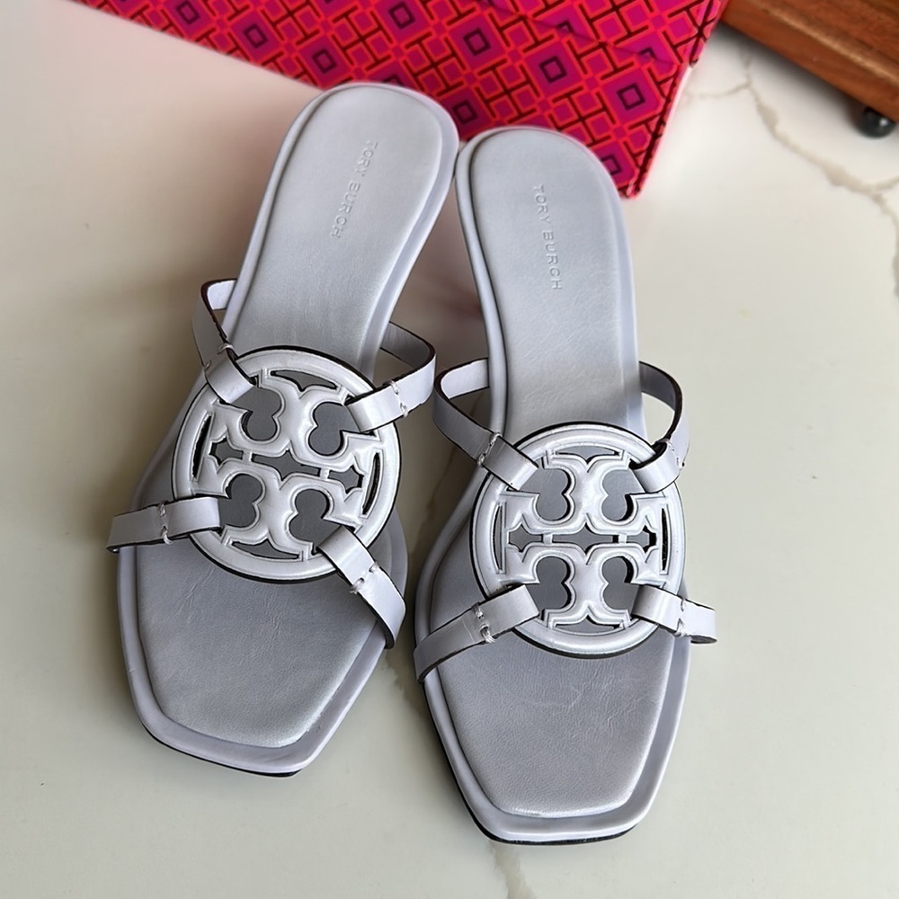 MILLER LOW HEEL SANDAL - Picture 8 of 8